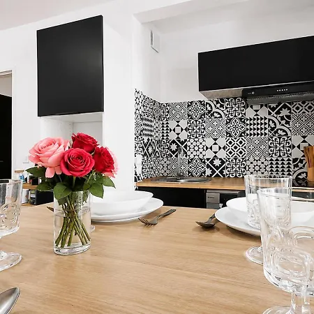 Apartment Elegant T2 Avec Balcon, Parking Et Climatisation *