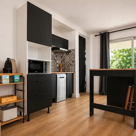 Elegant T2 Avec Balcon, Parking Et Climatisation Apartment *
