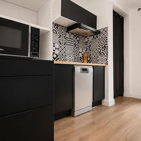 Elegant T2 Avec Balcon, Parking Et Climatisation Apartment