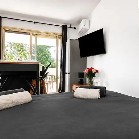 Apartment Elegant T2 Avec Balcon, Parking Et Climatisation *
