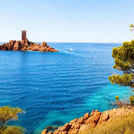 Apartment Elegant T2 Avec Balcon, Parking Et Climatisation Saint-Raphael (Var)
